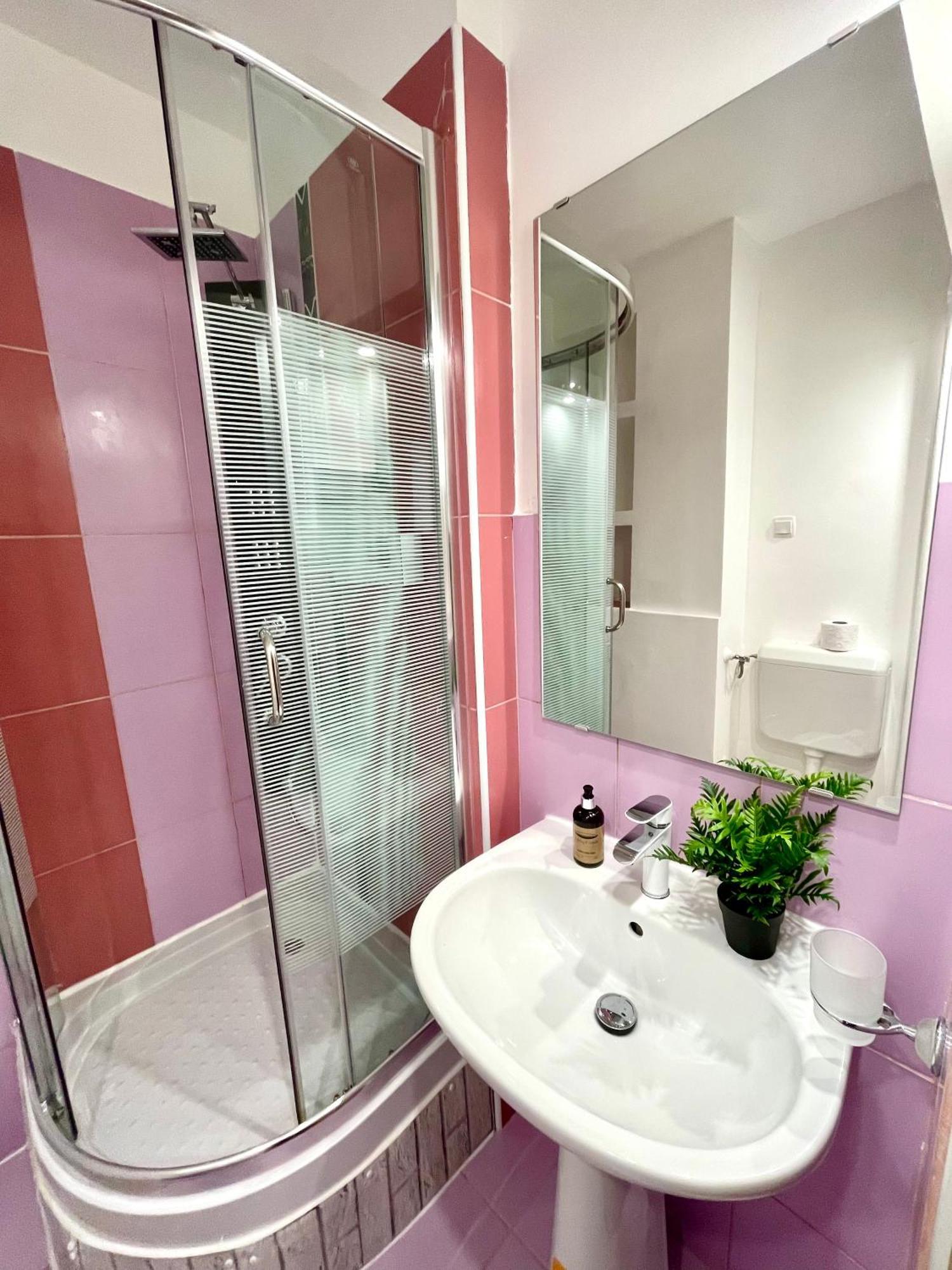 Apartment Sala Palatului Studio Bucharest